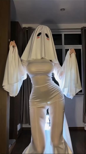 Creative Ghost Cosplay Dance Performance