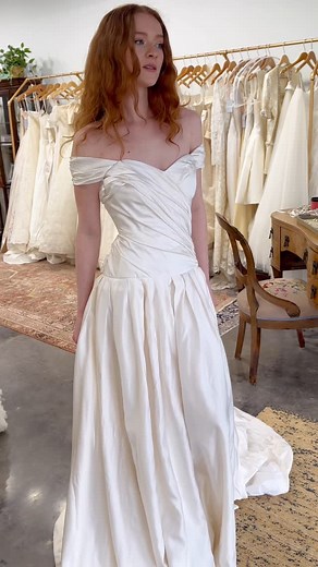 Vionnette - Couture Vintage Bridal Shop in Atlanta on Instagram: "Newly out of the preservation box: the perfect vintage Dior wedding dress, dating from the early ‘90s. This piece nods to ‘50s Dior couture with its ruched sweetheart bodice, draped back detail, and dramatic skirt. In immaculate condition; a size 6. She is heading out to be professionally pressed, and will soon be available in our Atlanta bridal shop. 🤍 #vionnettevintagebridal #bridal #vintage #vintagefashion #vintagebridal #90sw