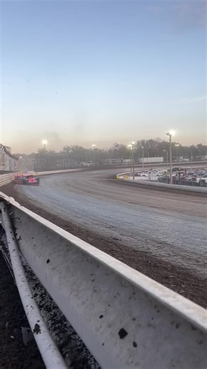 Exploring Dirt Track Racing: Techniques and Models