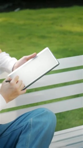 Tired of screen glare killing your focus? The Magic Note Pad comes with a paper-like, anti-glare display So you can sketch, write, and scroll — no reflections, no strain. Your eyes will thank you. | XP-Pen India