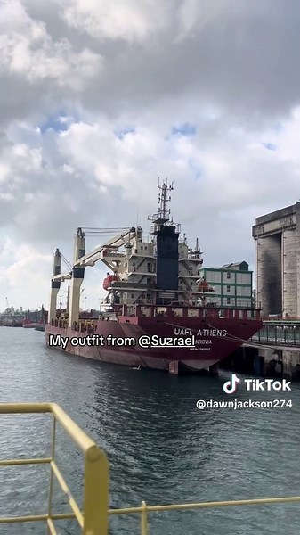 Stylish Hiking Outfits for Women by Suzrael