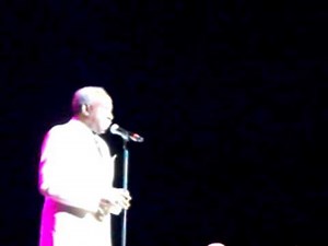 Jerry 'The Iceman' Butler sings "Make It Easy On Yourself " [Milwaukee, WI on 09-28-07]