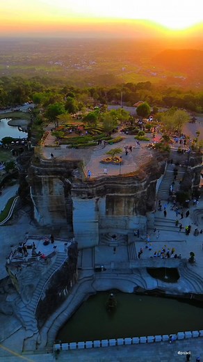 sunset di tebing breksi 👍👍 #tebingbreksi #sunset #pemandangan #yogyakarta