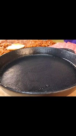 아미아미 on Instagram: "참을 수 없는 영상🥹 ++한우&짜장라면 #유튜브 #아미아미 #먹방 #asmr"