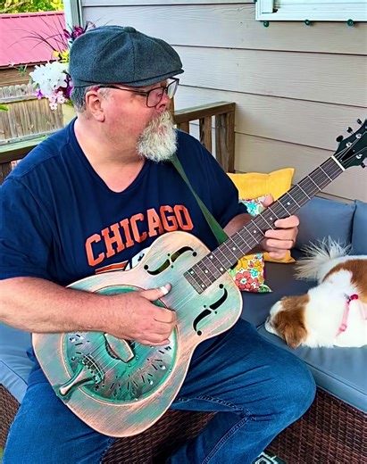 Blues guitar and praising Jesus! Lets go! #gospelblues #GodIsGood #originalmusic #bluesguitar #dogandmusic