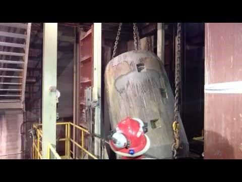 Dumping buckets while shaft sinking