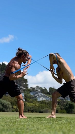 🌀RMT🌀 “Contralateral reciprocation and rotational movement are essential components of any efficient athletic motor task. Stiffness in your spine—whether voluntary or a result of reduced natural range of motion due to adaptation, injury, or disease—will decrease the strength, power and elastic force that can transfer through your kinetic chains, from your limbs to your spine and vice versa. Limiting your training to what is commonly understood as “basic strength training” (e.g., squats, presse