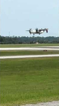 The Navy C2A Greyhound final landing Naval Air Station Pensacola Florida video by Dr Randall Morris