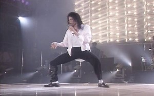 迈克尔杰克逊《Black Or White》节奏感超强的经典金曲