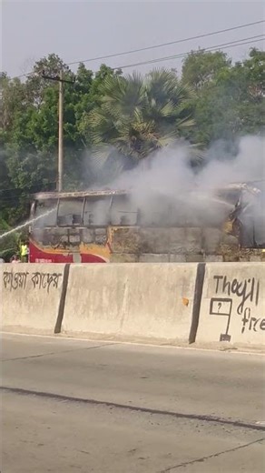 Bus catches fire while moving💥🔥🚒🚒.#shorts