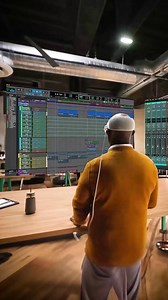 🎵 VR MIX 📷 Kylo Key ▶️ avid.co/oe5o50WF50a #virtualreality #mixing #augmentedreality #protools #recording #applevisionpro #vr #imagine #avid #daw #apple #avidcreator | Avid