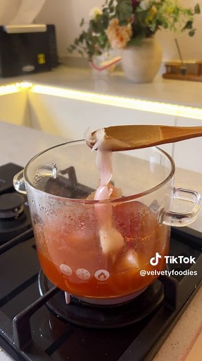 Make Your Own Natural Gecko Repellent Spray at Home