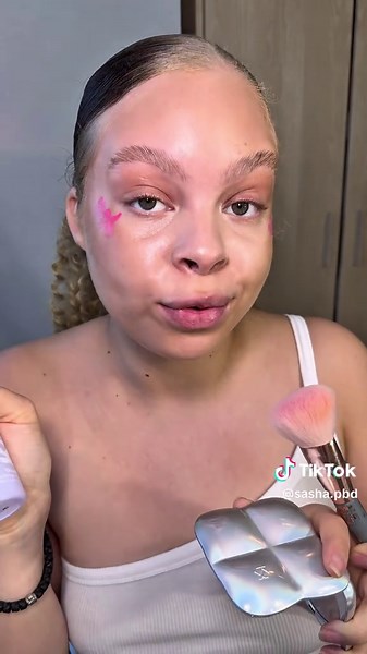 La Fierté de Mes 1m80 : Beauté et Confiance