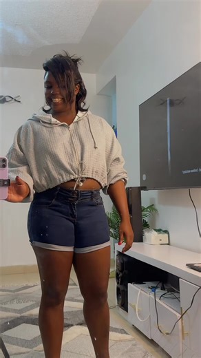 Emmi Dancer's Fun and Engaging Moves