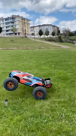 Arrma kraton 6s test 😁 👌🏻#rcbians #short #arrma #shots #rcbash #rc #arrmakraton #arrmamojave