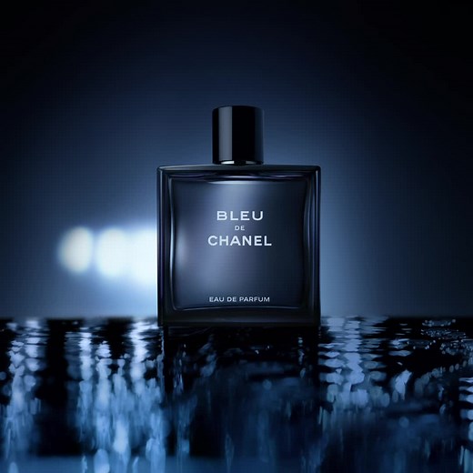 The aromatic-woody accord of BLEU DE CHANEL Eau de Parfum is paired with musk and cedar notes to form an elegant, sensual, and deep trail. | CHANEL