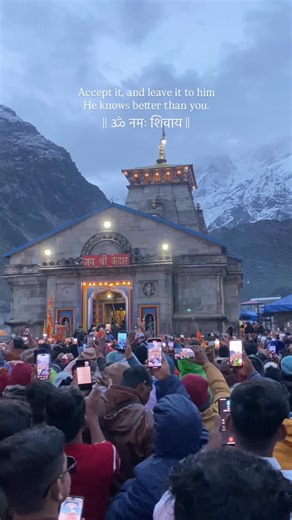 Shhubham Sharma | Nutrition & Lifestyle Coach⭐️ on Instagram: "The void meditates as Mahadev. . . . #kedarnath #kedarnathupdate #kedarnath_temple #uttrakhand_dairies #uttrakhandi #sʜɪᴠsʜᴀɴᴋᴀʀ #mahadev❤️"