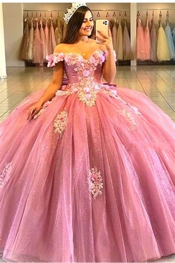 dress train share show