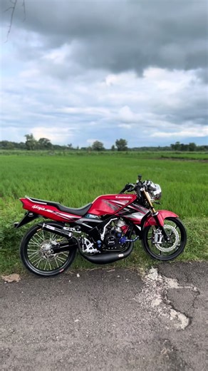 Ninja Merah Ganteng Style: Ag and Qila in Action