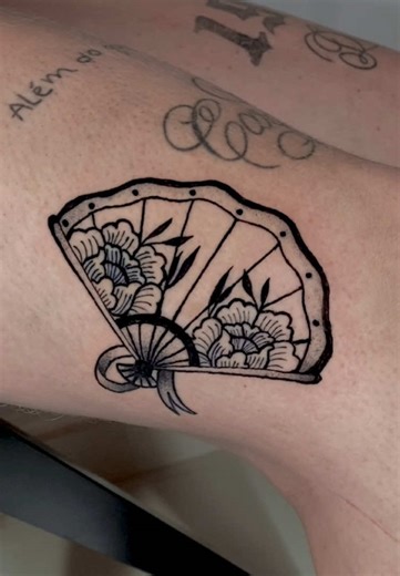 Mais uma tattoo feita na Clara ✨🥰 #blackwork #oldschool #tatuagem #tattooideas #tatuaje #tattoo #tattooartist #brasil