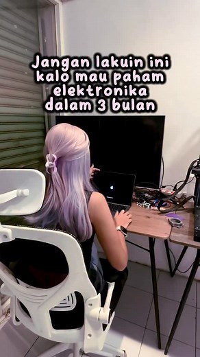 Robotics Princess on Instagram: "Kamu pengen bisa menguasai elektronika atau robotik tapi bingung mulainya darimana? Ternyata 3 bulan cukup untuk bikin kamu paham elektronika untuk bangun sistem atau robot sederhana. Gimana caranya? Bulan 1 — Elektronika Dasar 🎖️Minggu 1 - 2 • Pahami konsep listrik: tegangan, arus, resistansi, daya • Kenali komponen dasar dan prinsip kerjanya: resistor, LED, kapasitor, transistor, dioda, induktor • Belajar simulasi rangkaian listrik menggunakan: Logisim 