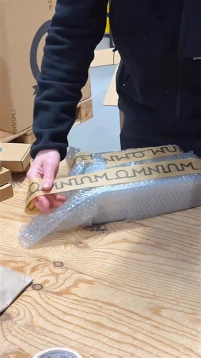 OMNIUM on Instagram: "Our Omnium webshop team is doing everything possible to make sure your Christmas gifts arrive under the tree in time 🎄 🎅🎄Merry Christmas from Omnium ✨"