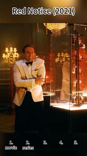 Red Notice (2021) | She Handcuffed Them Both Like It Was Nothing 😳🔗🥚