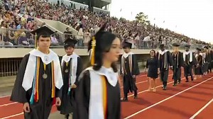 The @klein.oak Class of 2022 is on the move! #OakGrad22 🖤💛🎓🎉 | Klein ISD