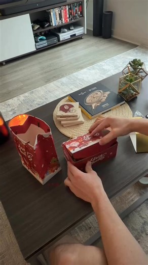 This money explosion box is the ultimate Christmas surprise. Load it with cash or photos and watch it blast open. Reusable, hilarious, and guaranteed reactions. 🎁💸 #moneygift #christmasgift #viralproducts #giftideas | Imoreover-A