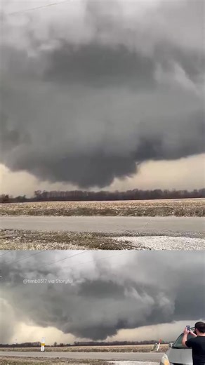 A tornado moved through Sullivan County near the Indiana–Illinois border Thursday evening, bringing down trees and utility poles near Carlisle. Damaging winds and large hail were reported as storms swept through the region. | WeatherBug