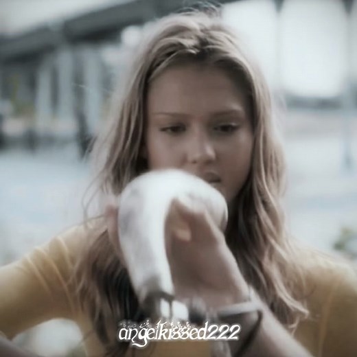 Jessica Alba Into the Blue Nostalgia Edit