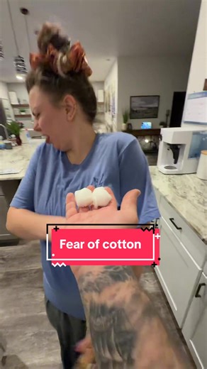 It’s just cotton! @Schatz224 #cotton #phobia #sidonglobophobia #coupleshumor #adhd