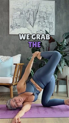 Back and shoulder pain relief: Thread the needle in 60 secs!