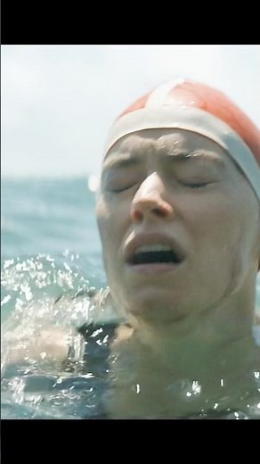 【Young Woman and the Sea】Through the Jellyfish Swarm!#movie #shorts