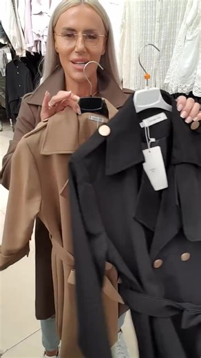 23080 płaszcz zapinany na guziki, wiązany pasek 149 zł ✏ Oto dostępne warianty. ⏭ biore 23080 czarny sm ‼️ BOT MOŻE NIE ODPOWIEDZIEĆ NA ZAPIS, PROSIMY O UWAŻNE WPISYWANIE WARIANTU ‼️ 🥰JEŚLI TO TWOJE PIERWSZE ZAMÓWIENIE, KONIECZNIE ODEZWIJ SIĘ DO NAS NA PRIV 🥰 Zapis jest aktywny ✨ WYMIARY: SM: Biust: 54x2 długość całkowita: 101 SKŁAD: Poliester: 100 💥 WAŻNE 💥 wszystkie zapytania czytamy po kolei, od najstarszych 📥 Prosimy o cierpliwość w oczekiwaniu – na pewno odpowiemy na każdą wiadomość. P