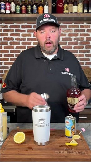 Pineapple Bourbon Lemonade 🍍🥃 | Easy Summer Cocktail