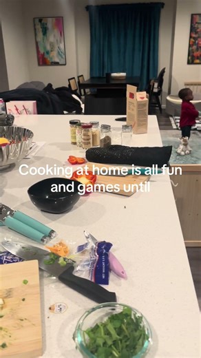 #foodies #foodiefamily #cleanup #barney #cooking #dinner