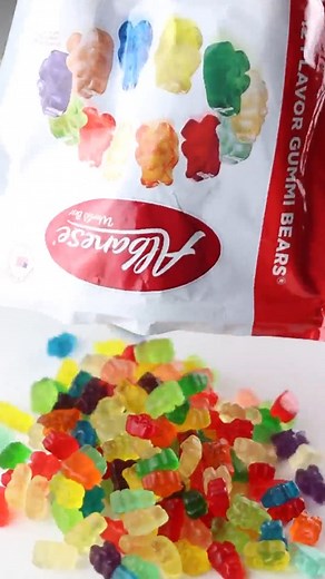 Gummi Bear Cake 🐻 🌈 another candy cake inspired by @chelsweets ! #gummybear #candy #baking #cakedecorating #baketok | Life Cake