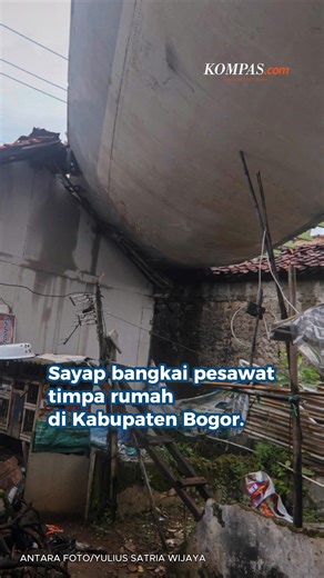 49K views · 148 reactions | Sayap bangkai pesawat menimpa beberapa...