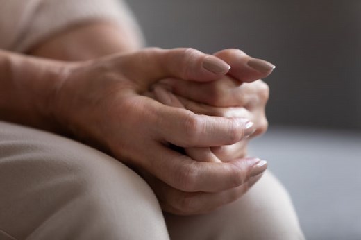 Wringing hands body language meaning - PsychMechanics