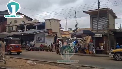 The situation at Asafo Market is no different. Despite the National Sanitation Day directive, most traders are seated in front of their shops chatting away, with little to no cleanup activity in sight. Many insist it’s the duty of the KMA and other groups to do the cleaning. It’s the same story across parts of Kumasi… a cleanup exercise without cleaners. #CitiNewsroom #CitiFM #NationalSanitationDay #Kumasi | Citi 97.3 FM