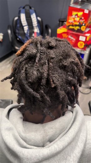 From tenderness to strength, structure, and a brand-new beginning 🙌🏽✨ We combed out and restarted the areas that needed it, then installed Instant Locs to rebuild his foundation the right way. Before this, he had locs that were extra-large in some areas and extra-small in others — the sizing was unbalanced, the parts couldn’t support the base, and the old extensions weren’t installed correctly. Going 3  months without professional maintenance made the roots weak, tender, and merging. A proper 