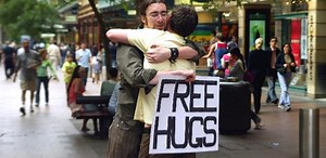 Dia do Abraço: conheça a curiosa história de como surgiu a data, comemorada em 22 de maio