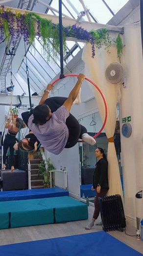 We looove with this lil snippet of @kdwacts in Saturday hoop 😍 Aerial hoop is probably our most popular class, with multiple sessions throughout the week catering to all levels! — Monday @ 6.20pm | Intermediate Tuesday @ 7.45pm | Advanced Wednesday & Thursday @ 7.45pm | Complete beginners (mixed discipline class) Saturday @ 10.20am | Mixed Level (beginner friendly!) — So wherever you are in your hoop journey, there’s a class at rebel for ya! Join us 😎 #rebelcircusschool #rebelcircuscollective