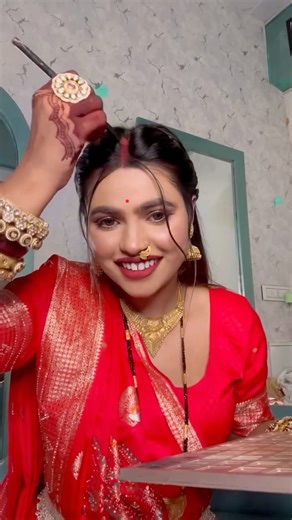 Leena_❤️ on Instagram: "au मैं कैसे दीखत हाव संगवारी हो ओला भी बता दुहु ठीक हे ji🥰😘🫶🏻❤️🤪😂😀 एक बात और अच्छा अच्छा खाना होटल में कौन ला खाना हे हम लड़की मन ला 😀😂🤣हमार मन के कारण बिस्जनेस में कतना ग्रो होत हे ना संगवारी हो 🫶🏻😀❤️🥰🙏 Makeup steps 1- ozone Classic Cucumber Toner 2- Recode Grip Waterproof Primer 3-tsholo Concealer palette 4-Bobbi Brown Foundation 5- Recode loose powder 6- Recode contour blusher highlighter 7-makezmia eyeshadow palette 8-fashion, colour liner mascara 9-rec