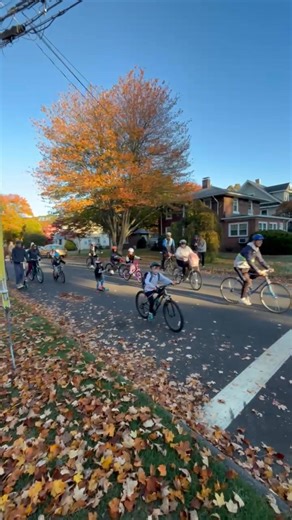 It was a great day for the Bike/Walk/Roll to School Day at Stratfield Elementary School today. Christine Vitale/Fairfield First Selectman joined the group of more than 50 children participating along with many families joining in the fun. Thanks to the Fairfield Police Department - Connecticut support team the kids felt supported and safe on their ride to school. | Town of Fairfield, CT
