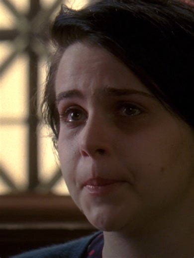 Mae Whitman guest stars on SVU. 📺: Season 9, Episode 11 of SVU is streaming on Peacock. #LawAndOrderSVU #GuestStar #MaeWhitman