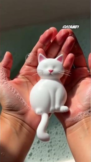 Magical Bombay Cat Bubbles ✨🐾手洗ったらボンベイ猫が現れた🫧🐾✨हाथ धोते ही बॉम्बे बिल्ली बुलबुले में!🫧😍#shorts #viral