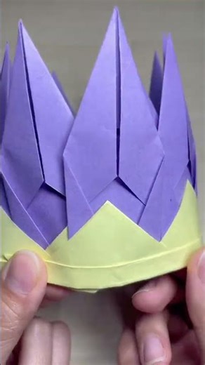【折纸皇冠👑】三秒变身高贵の秘诀！闺蜜聚会拍照C位？拿来吧你！评论区交作业的宝子随机抽2个封为皇冠公主👸👸 关注我，解锁更多手残也能秀翻天的奇奇怪怪小技能～#皇冠折纸教程 #纸艺手...