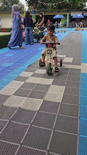 one plus one happy & fun play funny tricycle